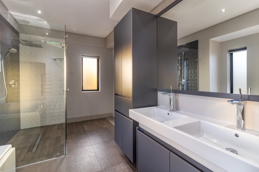 4 Bedroom Property for Sale in Pearl Valley at Val de Vie Western Cape